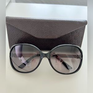 Gucci Sunglasses GG0076S